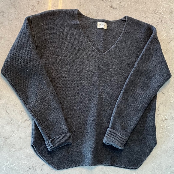 Wilfred Free 100% Merino wool v-neck sweater in thick wool - size M - Picture 1 of 8